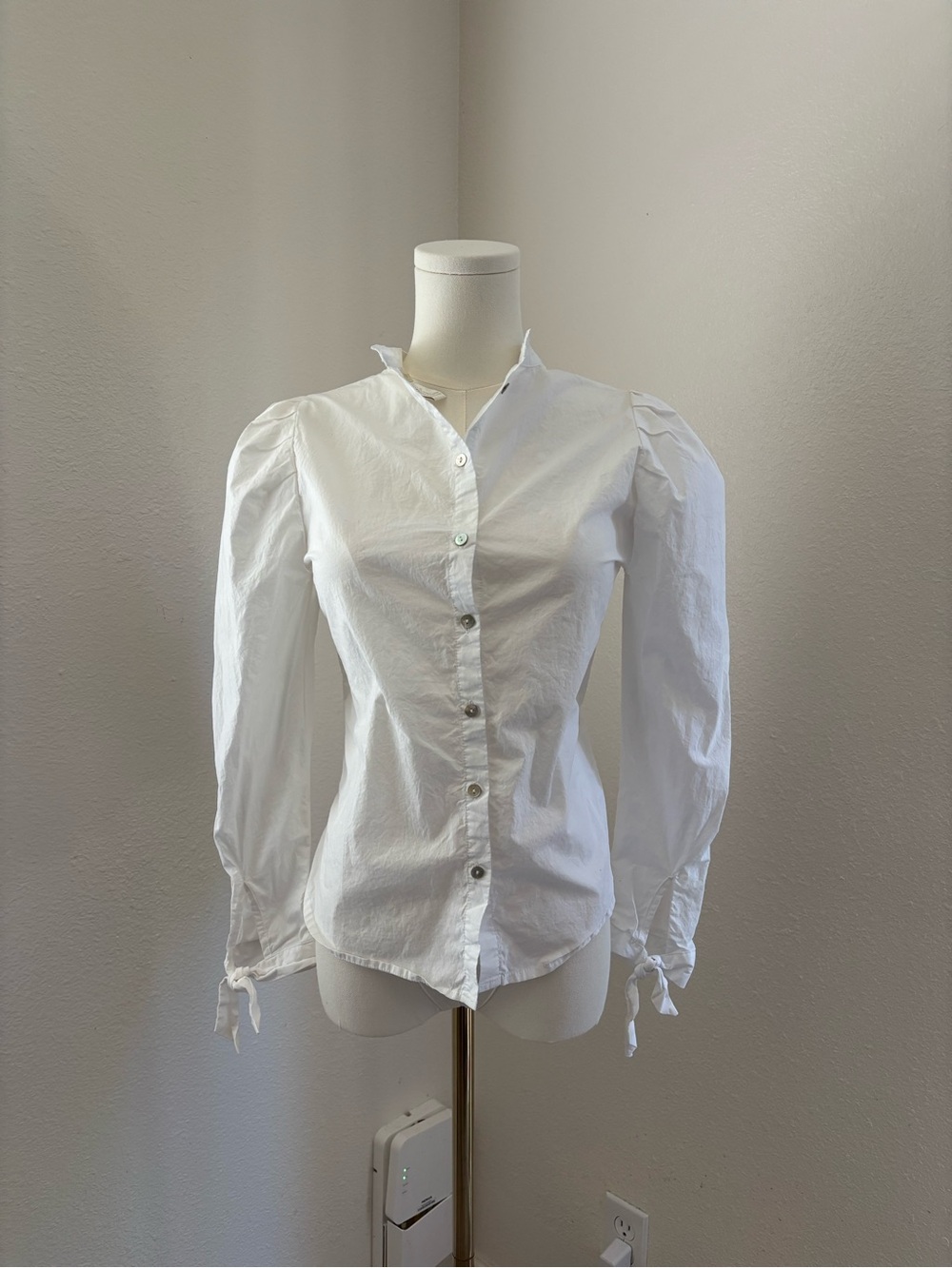 NWOT Forever 21 White button up blouse